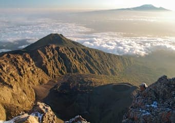 Tansania Adventure: Meru Trekking, Safari & Sansibar