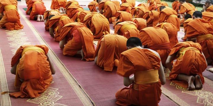 Traditionelle Zeremonie mit tibetischen Mönchen in deiner journaway Gruppe thumbnail