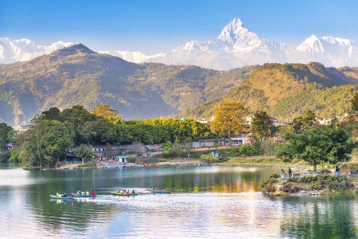 Wanderung nach Pokhara vorbei an den Seen Phewa, Begnas & Rupa in deiner journaway Gruppe thumbnail