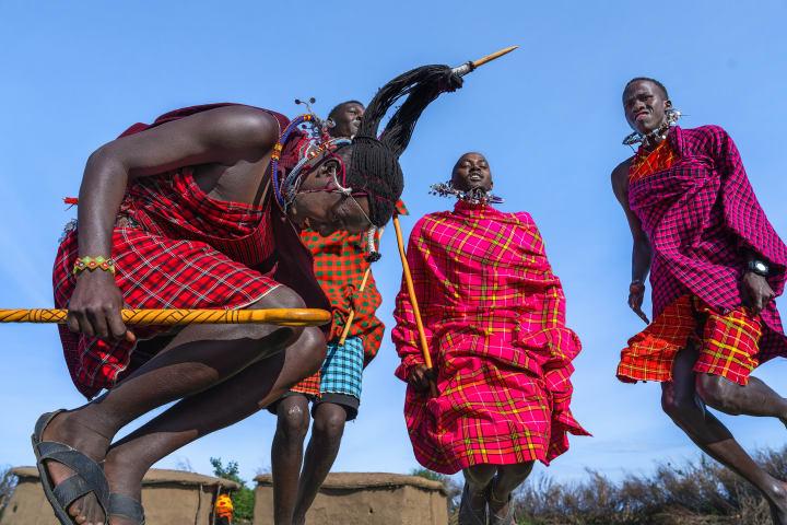 Tour durch das Massai Village thumbnail