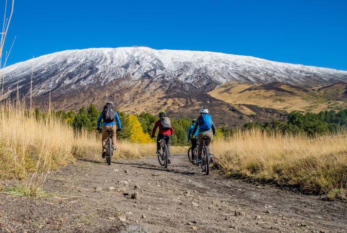 Mountainbike Tour auf den Vulkan Ätna thumbnail