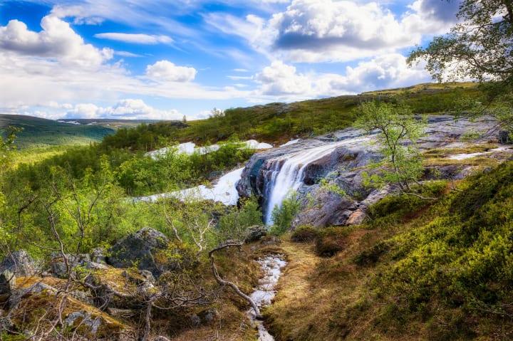 Wanderung zum Orvvosfossen-Wasserfall thumbnail