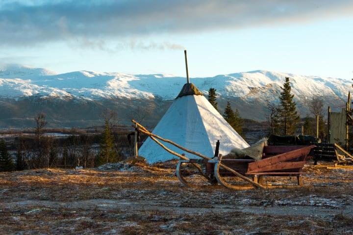 Tour zum Sami-Camp thumbnail