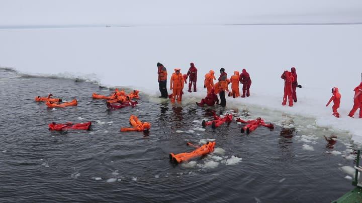 Ice Floating Experience in Savonlinna thumbnail