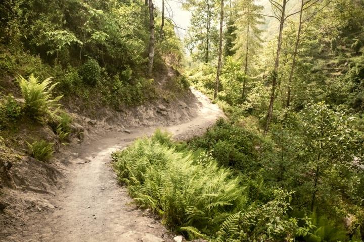 Wanderung zur Friedenspagode in Pokhara thumbnail