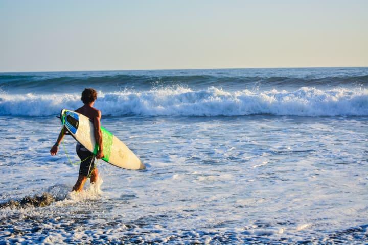 Surf Lesson in Montezuma thumbnail