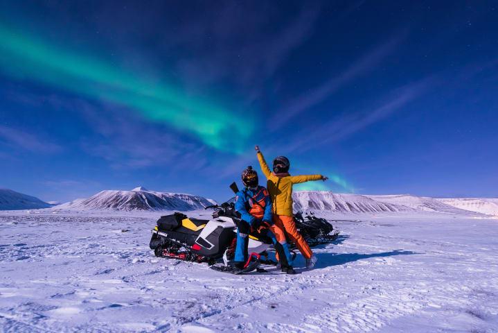 Schneemobiltour zu Nordlichtern in Alta thumbnail