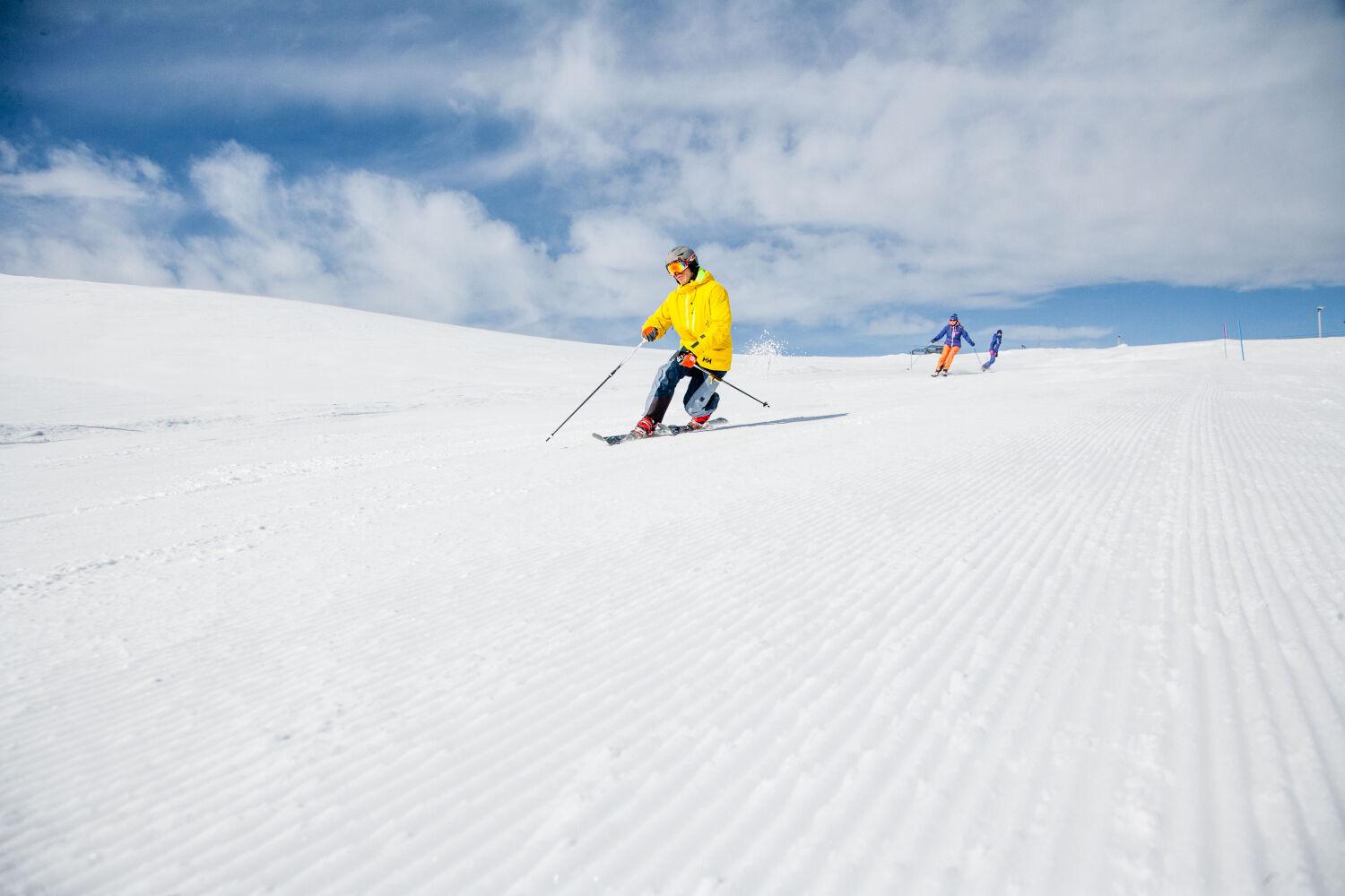 Mit Vollgas: Abenteuer im Pulverschnee