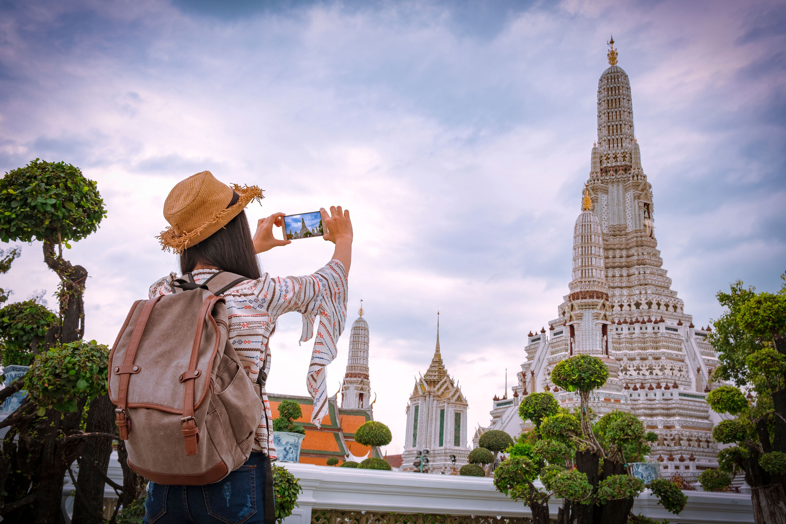 Турист миру. An ideal Tourist. Идеи для фото в Бангкоке. Бангкок пиксель. Tourists vs travelers problem.